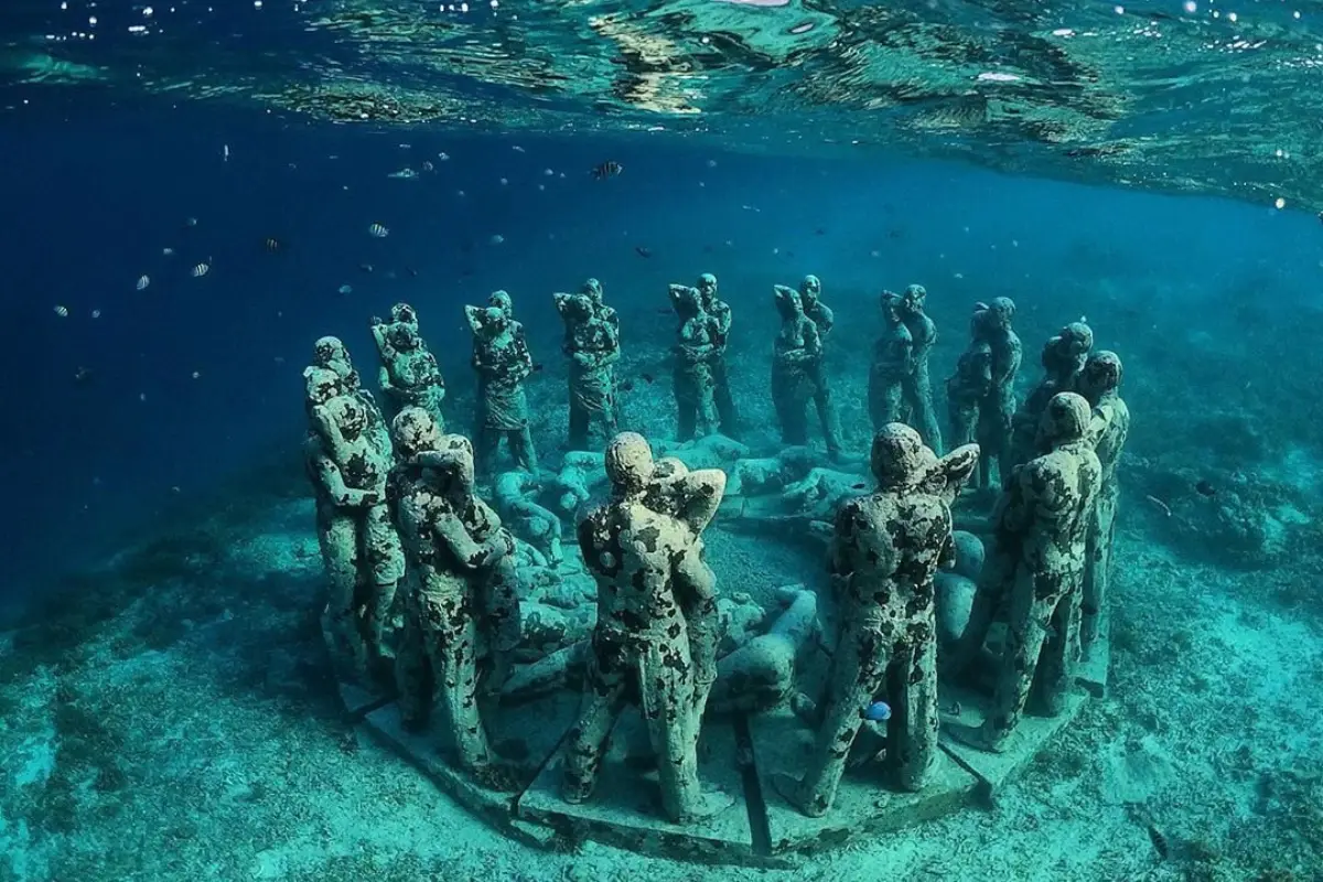 The Nest statue at Gili Meno