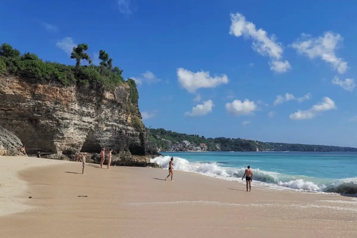 Dreamland beach and cliff, which is one of the best Uluwatu beaches