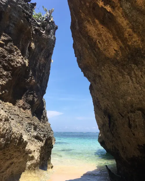 Rock caves at Gregor Beach