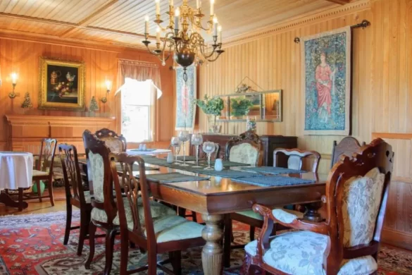 A vintage style dining room